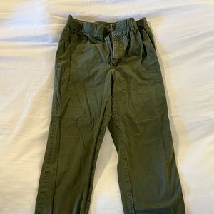 Tilly’s Green Cropped Straight Leg Pants with Elastic